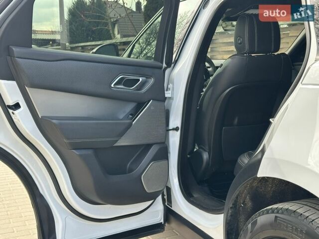 Білий Ленд Ровер Рендж Ровер Велар, об'ємом двигуна 2 л та пробігом 131 тис. км за 32000 $, фото 39 на Automoto.ua