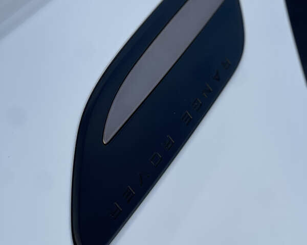 Білий Ленд Ровер Рендж Ровер Велар, об'ємом двигуна 2 л та пробігом 209 тис. км за 31999 $, фото 20 на Automoto.ua