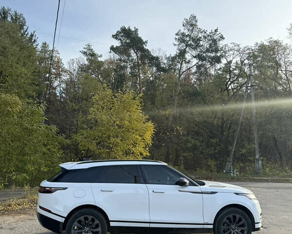 Белый Ленд Ровер Рендж Ровер Велар, объемом двигателя 2 л и пробегом 115 тыс. км за 31900 $, фото 10 на Automoto.ua