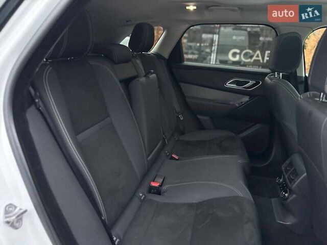 Белый Ленд Ровер Рендж Ровер Велар, объемом двигателя 2 л и пробегом 127 тыс. км за 27900 $, фото 30 на Automoto.ua