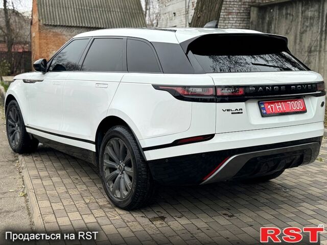 Белый Ленд Ровер Рендж Ровер Велар, объемом двигателя 2 л и пробегом 150 тыс. км за 29900 $, фото 5 на Automoto.ua