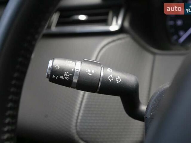 Білий Ленд Ровер Рендж Ровер Велар, об'ємом двигуна 2 л та пробігом 138 тис. км за 41900 $, фото 20 на Automoto.ua