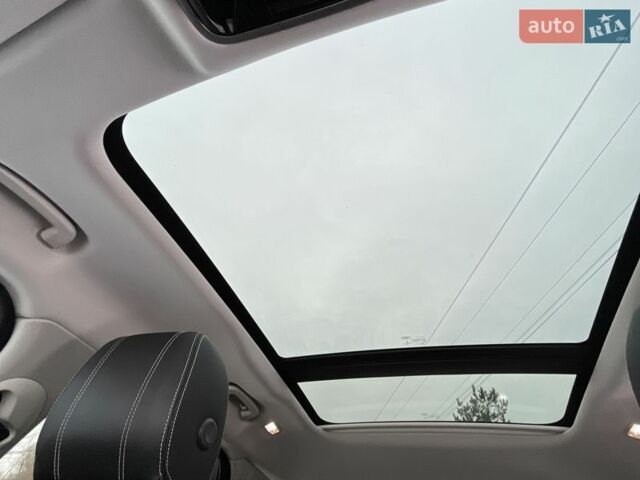 Білий Ленд Ровер Рендж Ровер Велар, об'ємом двигуна 2 л та пробігом 143 тис. км за 33500 $, фото 16 на Automoto.ua