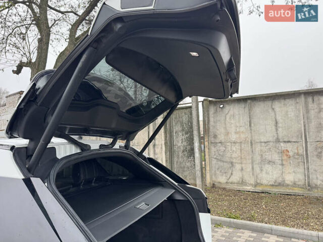 Білий Ленд Ровер Рендж Ровер Велар, об'ємом двигуна 2 л та пробігом 150 тис. км за 29900 $, фото 44 на Automoto.ua