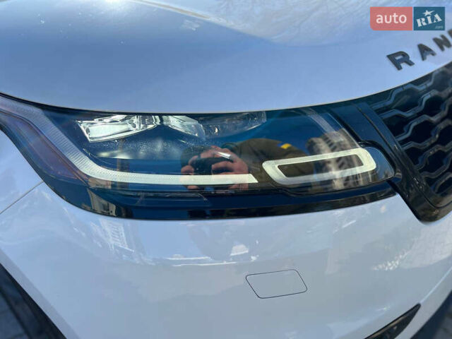 Белый Ленд Ровер Рендж Ровер Велар, объемом двигателя 3 л и пробегом 76 тыс. км за 39700 $, фото 6 на Automoto.ua