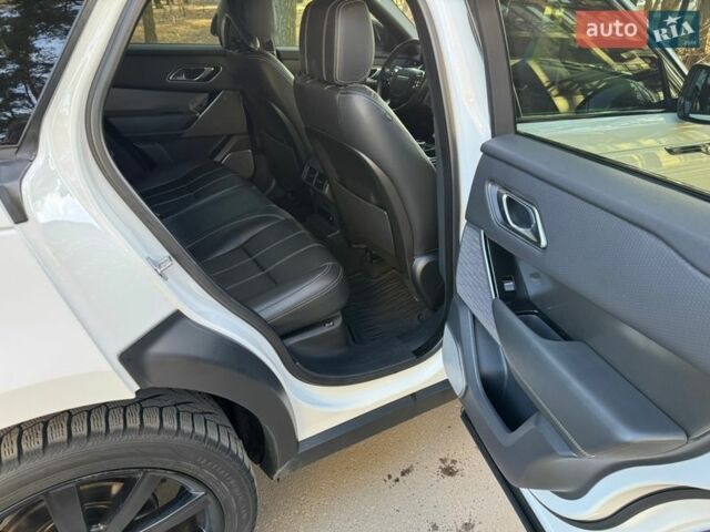 Белый Ленд Ровер Рендж Ровер Велар, объемом двигателя 3 л и пробегом 75 тыс. км за 42500 $, фото 39 на Automoto.ua