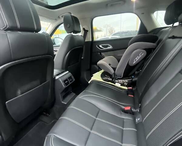 Білий Ленд Ровер Рендж Ровер Велар, об'ємом двигуна 2 л та пробігом 128 тис. км за 42000 $, фото 16 на Automoto.ua