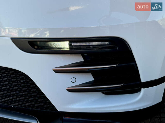 Белый Ленд Ровер Рендж Ровер Велар, объемом двигателя 2 л и пробегом 91 тыс. км за 34999 $, фото 9 на Automoto.ua