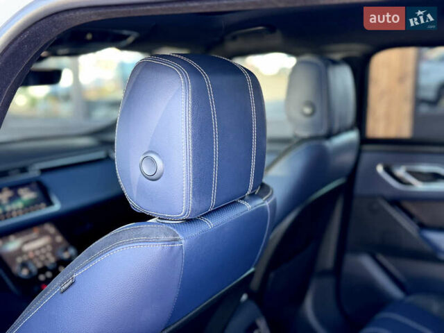 Белый Ленд Ровер Рендж Ровер Велар, объемом двигателя 2 л и пробегом 91 тыс. км за 34999 $, фото 48 на Automoto.ua