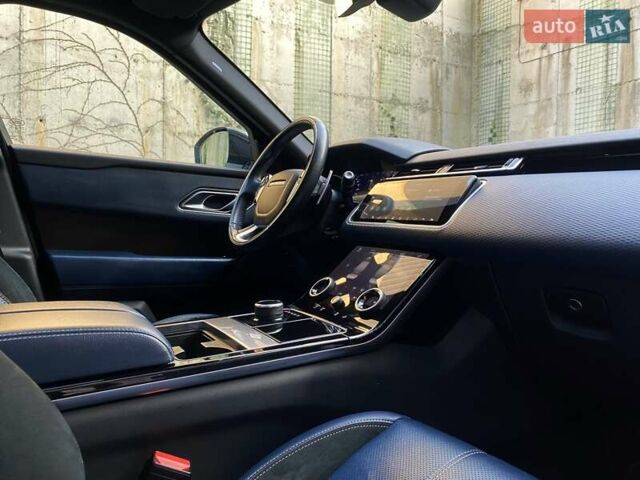 Белый Ленд Ровер Рендж Ровер Велар, объемом двигателя 2 л и пробегом 91 тыс. км за 34999 $, фото 75 на Automoto.ua