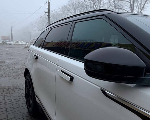 Білий Ленд Ровер Рендж Ровер Велар, об'ємом двигуна 2 л та пробігом 181 тис. км за 28500 $, фото 7 на Automoto.ua