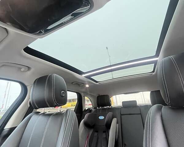 Білий Ленд Ровер Рендж Ровер Велар, об'ємом двигуна 2 л та пробігом 128 тис. км за 42000 $, фото 11 на Automoto.ua