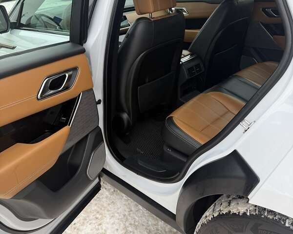 Білий Ленд Ровер Рендж Ровер Велар, об'ємом двигуна 2.99 л та пробігом 106 тис. км за 46500 $, фото 7 на Automoto.ua