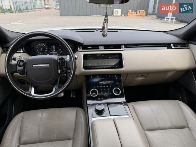 Белый Ленд Ровер Рендж Ровер Велар, объемом двигателя 2 л и пробегом 124 тыс. км за 28500 $, фото 29 на Automoto.ua