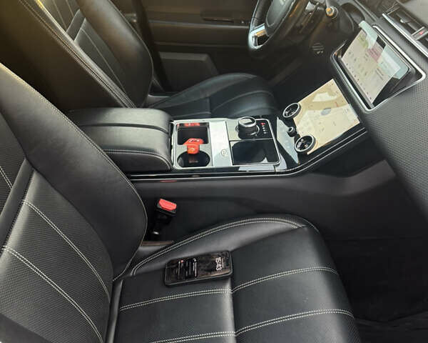 Білий Ленд Ровер Рендж Ровер Велар, об'ємом двигуна 0 л та пробігом 181 тис. км за 28300 $, фото 9 на Automoto.ua