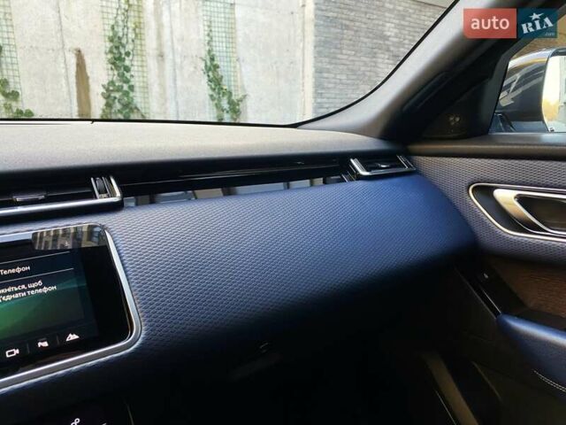 Белый Ленд Ровер Рендж Ровер Велар, объемом двигателя 2 л и пробегом 91 тыс. км за 34999 $, фото 60 на Automoto.ua