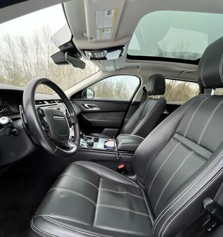 Белый Ленд Ровер Рендж Ровер Велар, объемом двигателя 2 л и пробегом 139 тыс. км за 32300 $, фото 19 на Automoto.ua