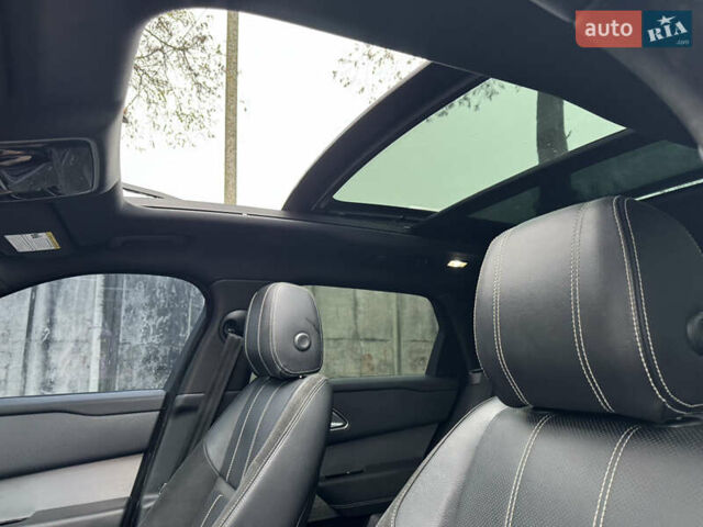 Білий Ленд Ровер Рендж Ровер Велар, об'ємом двигуна 2 л та пробігом 150 тис. км за 29900 $, фото 40 на Automoto.ua