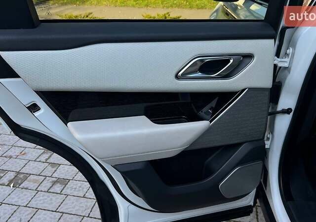 Білий Ленд Ровер Рендж Ровер Велар, об'ємом двигуна 3 л та пробігом 76 тис. км за 35999 $, фото 30 на Automoto.ua