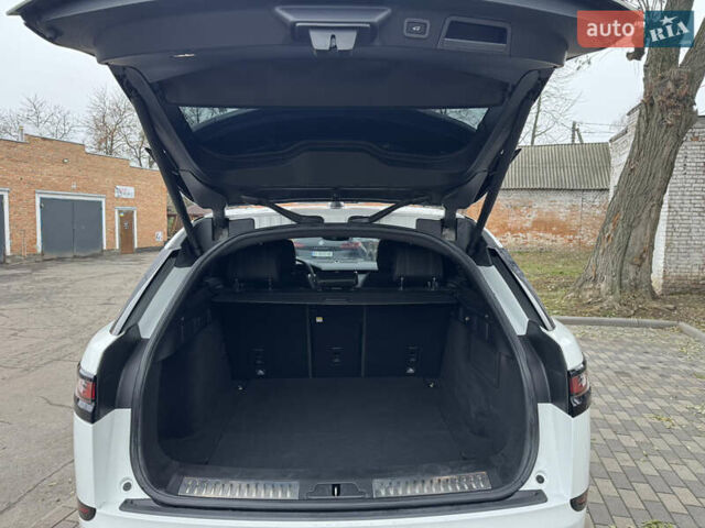 Білий Ленд Ровер Рендж Ровер Велар, об'ємом двигуна 2 л та пробігом 150 тис. км за 29900 $, фото 41 на Automoto.ua