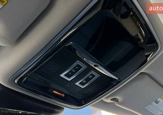 Білий Ленд Ровер Рендж Ровер Велар, об'ємом двигуна 3 л та пробігом 76 тис. км за 35999 $, фото 21 на Automoto.ua