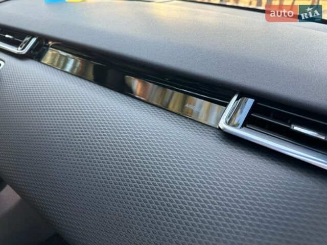 Белый Ленд Ровер Рендж Ровер Велар, объемом двигателя 3 л и пробегом 75 тыс. км за 42500 $, фото 35 на Automoto.ua