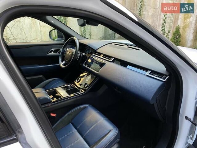 Белый Ленд Ровер Рендж Ровер Велар, объемом двигателя 2 л и пробегом 91 тыс. км за 34999 $, фото 73 на Automoto.ua