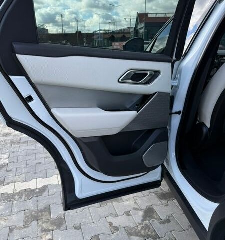 Білий Ленд Ровер Рендж Ровер Велар, об'ємом двигуна 2 л та пробігом 95 тис. км за 35800 $, фото 15 на Automoto.ua