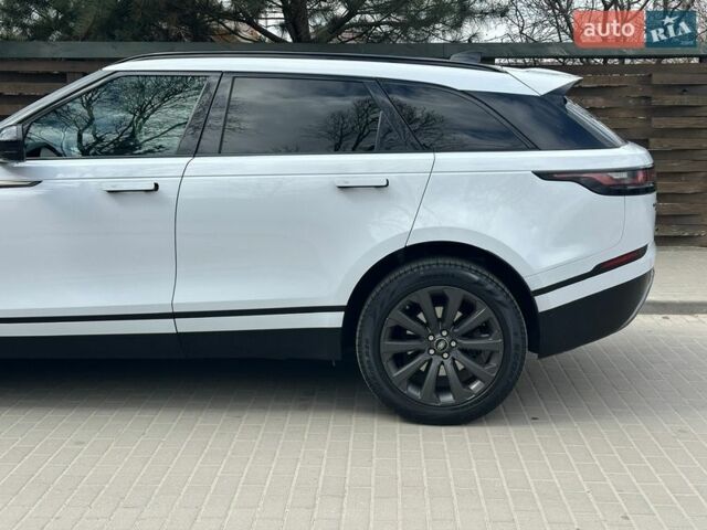 Білий Ленд Ровер Рендж Ровер Велар, об'ємом двигуна 2 л та пробігом 131 тис. км за 32000 $, фото 13 на Automoto.ua