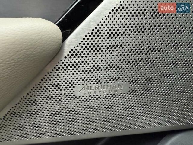 Белый Ленд Ровер Рендж Ровер Велар, объемом двигателя 3 л и пробегом 133 тыс. км за 39500 $, фото 42 на Automoto.ua