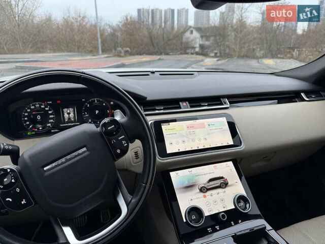 Білий Ленд Ровер Рендж Ровер Велар, об'ємом двигуна 2 л та пробігом 66 тис. км за 31000 $, фото 16 на Automoto.ua