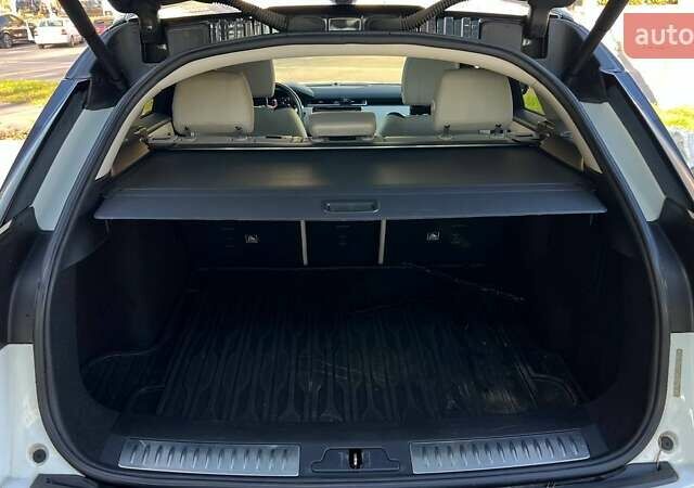 Білий Ленд Ровер Рендж Ровер Велар, об'ємом двигуна 3 л та пробігом 76 тис. км за 35999 $, фото 42 на Automoto.ua