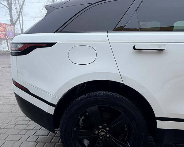 Білий Ленд Ровер Рендж Ровер Велар, об'ємом двигуна 2 л та пробігом 181 тис. км за 28500 $, фото 14 на Automoto.ua