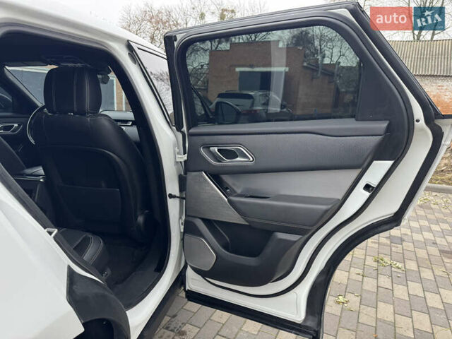 Білий Ленд Ровер Рендж Ровер Велар, об'ємом двигуна 2 л та пробігом 150 тис. км за 29900 $, фото 31 на Automoto.ua