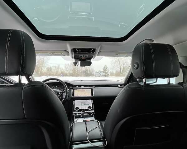 Белый Ленд Ровер Рендж Ровер Велар, объемом двигателя 2 л и пробегом 138 тыс. км за 39690 $, фото 32 на Automoto.ua