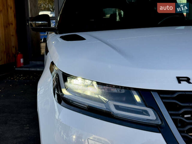 Белый Ленд Ровер Рендж Ровер Велар, объемом двигателя 2 л и пробегом 91 тыс. км за 34999 $, фото 7 на Automoto.ua