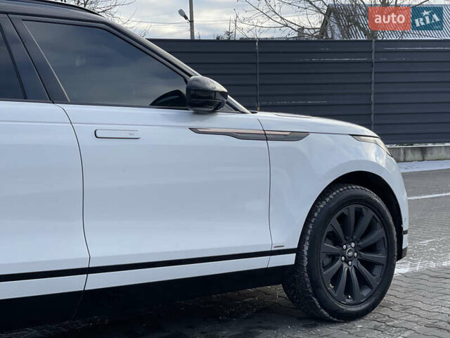 Білий Ленд Ровер Рендж Ровер Велар, об'ємом двигуна 2 л та пробігом 209 тис. км за 31999 $, фото 6 на Automoto.ua
