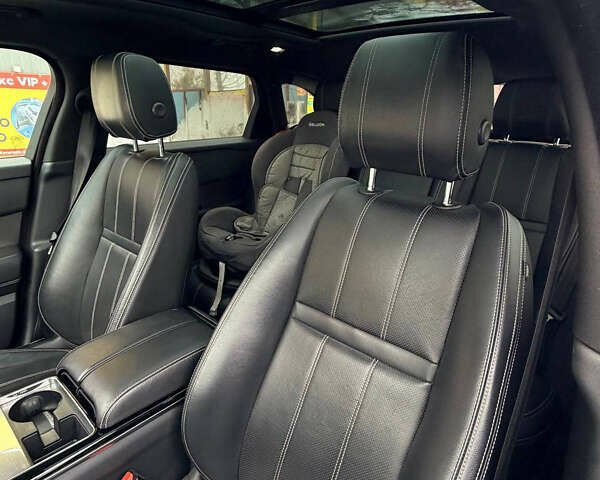 Білий Ленд Ровер Рендж Ровер Велар, об'ємом двигуна 2 л та пробігом 181 тис. км за 28500 $, фото 34 на Automoto.ua