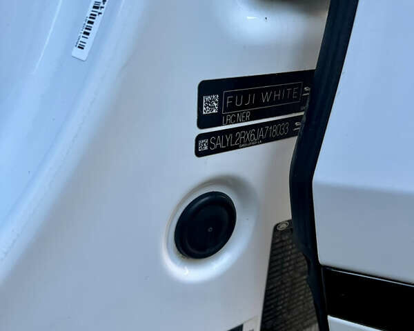 Білий Ленд Ровер Рендж Ровер Велар, об'ємом двигуна 2 л та пробігом 150 тис. км за 29900 $, фото 39 на Automoto.ua