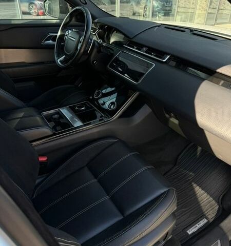 Білий Ленд Ровер Рендж Ровер Велар, об'ємом двигуна 2 л та пробігом 132 тис. км за 33000 $, фото 18 на Automoto.ua