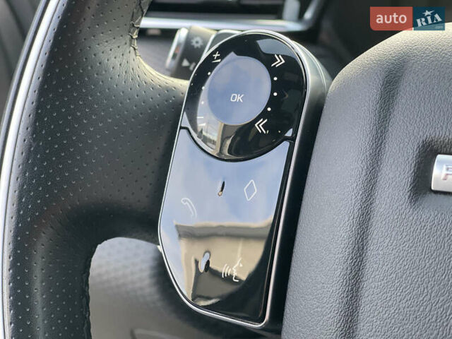 Білий Ленд Ровер Рендж Ровер Велар, об'ємом двигуна 2 л та пробігом 209 тис. км за 31999 $, фото 40 на Automoto.ua