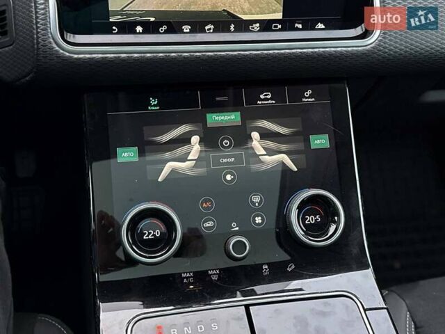 Белый Ленд Ровер Рендж Ровер Велар, объемом двигателя 2 л и пробегом 127 тыс. км за 27900 $, фото 20 на Automoto.ua