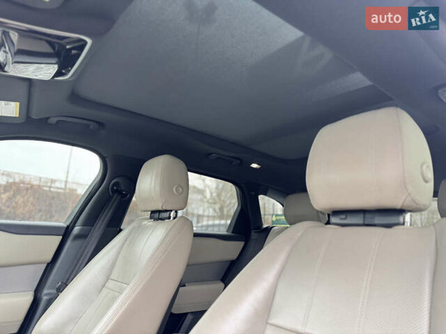 Білий Ленд Ровер Рендж Ровер Велар, об'ємом двигуна 2 л та пробігом 124 тис. км за 30499 $, фото 14 на Automoto.ua