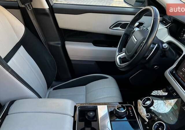 Білий Ленд Ровер Рендж Ровер Велар, об'ємом двигуна 3 л та пробігом 76 тис. км за 35999 $, фото 45 на Automoto.ua