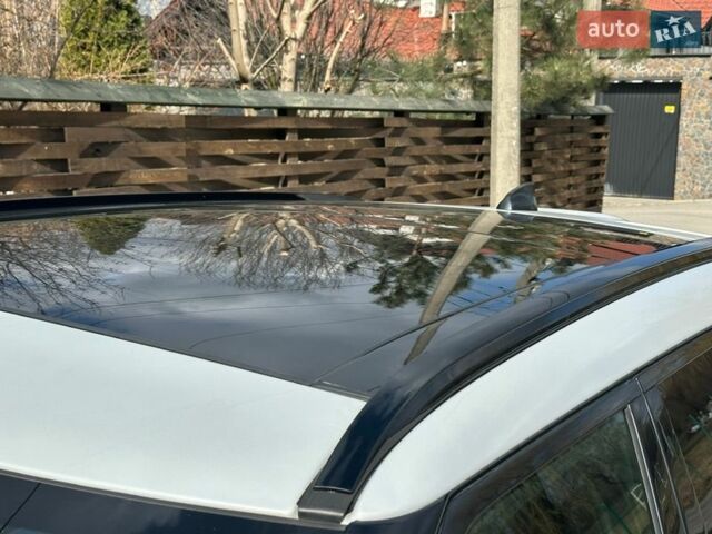 Білий Ленд Ровер Рендж Ровер Велар, об'ємом двигуна 2 л та пробігом 131 тис. км за 32000 $, фото 26 на Automoto.ua