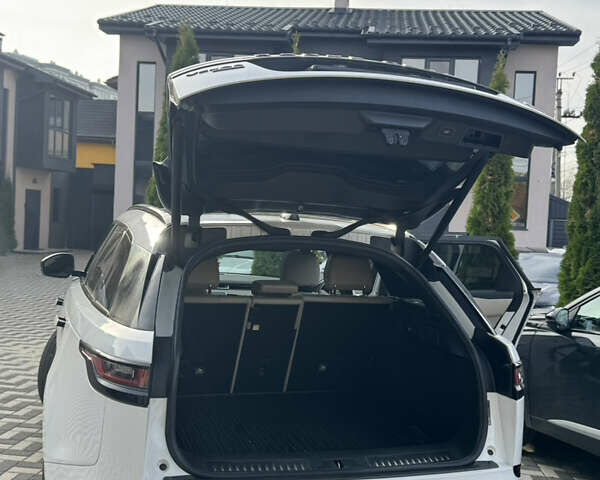 Білий Ленд Ровер Рендж Ровер Велар, об'ємом двигуна 2 л та пробігом 115 тис. км за 28800 $, фото 24 на Automoto.ua