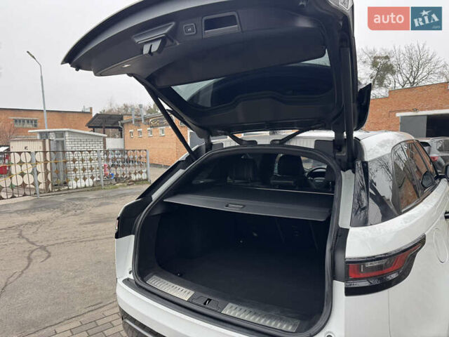 Білий Ленд Ровер Рендж Ровер Велар, об'ємом двигуна 2 л та пробігом 150 тис. км за 29900 $, фото 42 на Automoto.ua