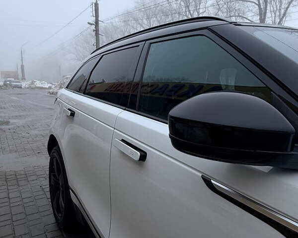 Білий Ленд Ровер Рендж Ровер Велар, об'ємом двигуна 2 л та пробігом 181 тис. км за 28500 $, фото 6 на Automoto.ua