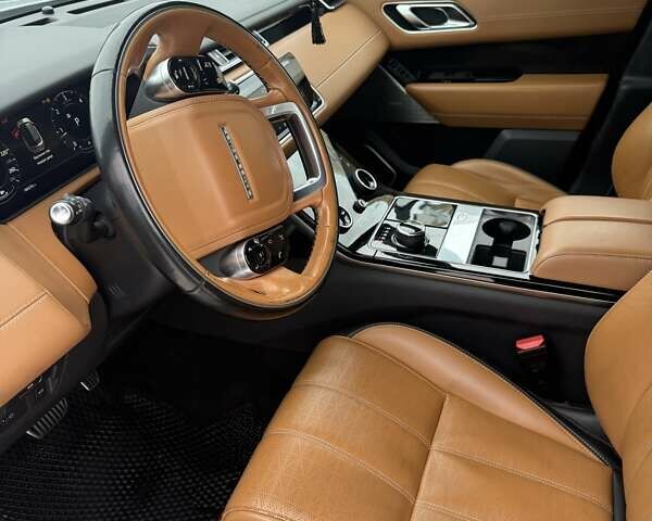 Білий Ленд Ровер Рендж Ровер Велар, об'ємом двигуна 2.99 л та пробігом 106 тис. км за 46500 $, фото 6 на Automoto.ua