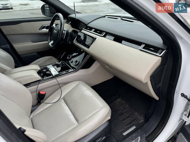 Білий Ленд Ровер Рендж Ровер Велар, об'ємом двигуна 2 л та пробігом 124 тис. км за 30499 $, фото 21 на Automoto.ua